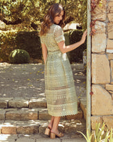 Robe mi-longue en dentelle au crochet « You Are Invite » - Sauge